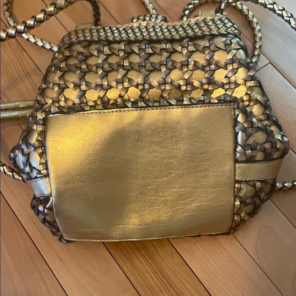 v i n t a g e :: 
 Elegant Gold Woven Handbag rare - Picture 5 of 5